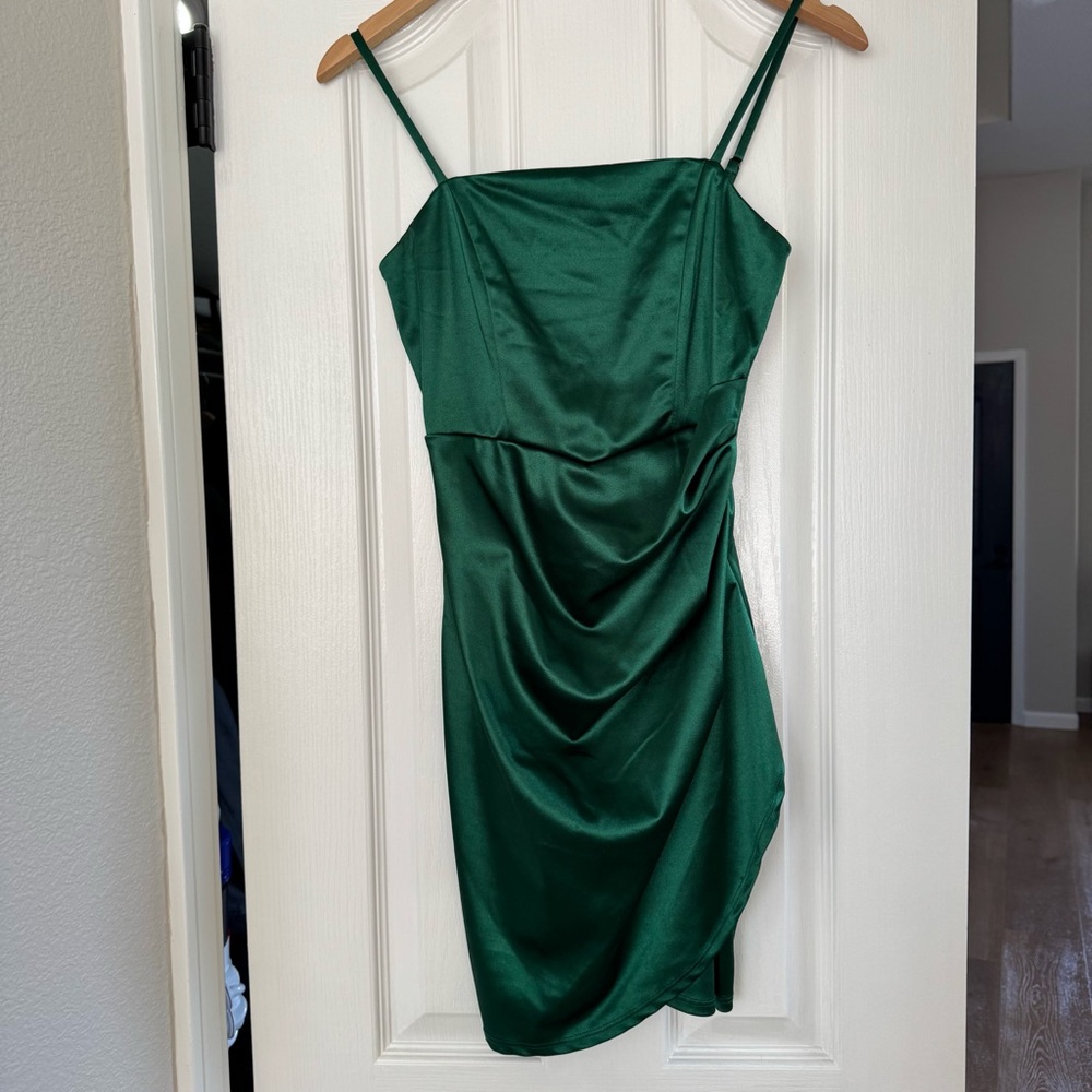 Emerald Sunday XS Dress Satin Silky Short Green Homecoming Prom Winter Formal